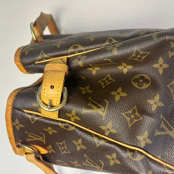 Authentic Louis Vuitton Monogram Batignolles Shoulder Bag - Picture 5 of 16